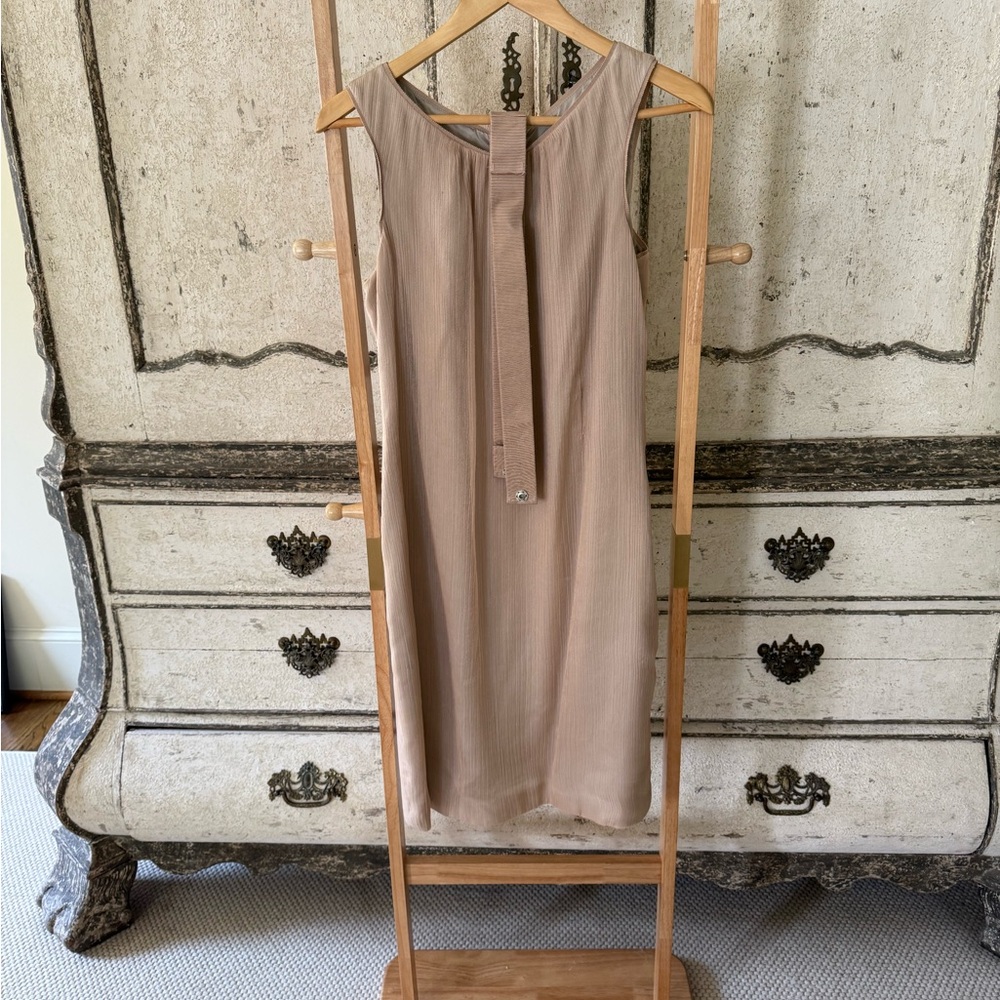 Elegant Beige Sleeveless Dress